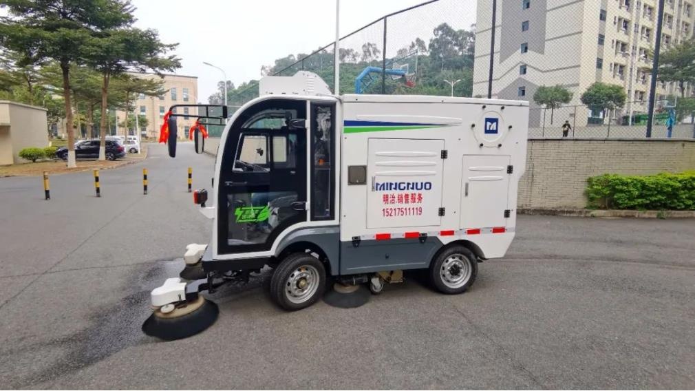 A new partner for campus epidemic prevention - electric sweeper to maintain campus sanitation!
