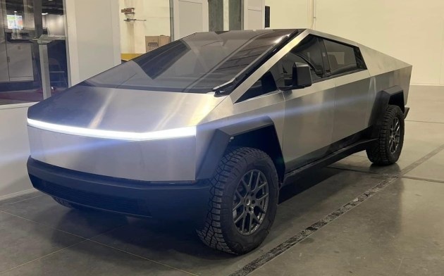 Tesla Cybertruck could be delivered by mid-2023