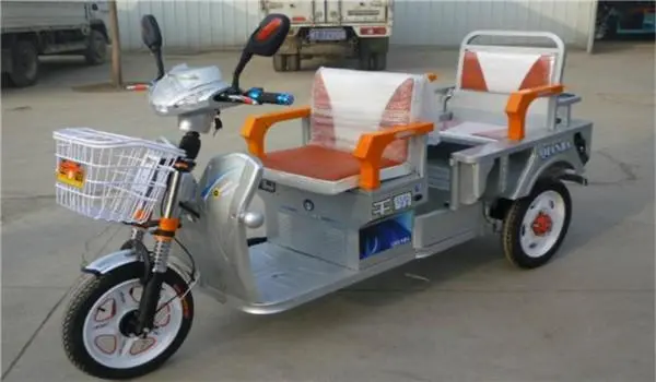 What is the basic structure of an electric tricycle?