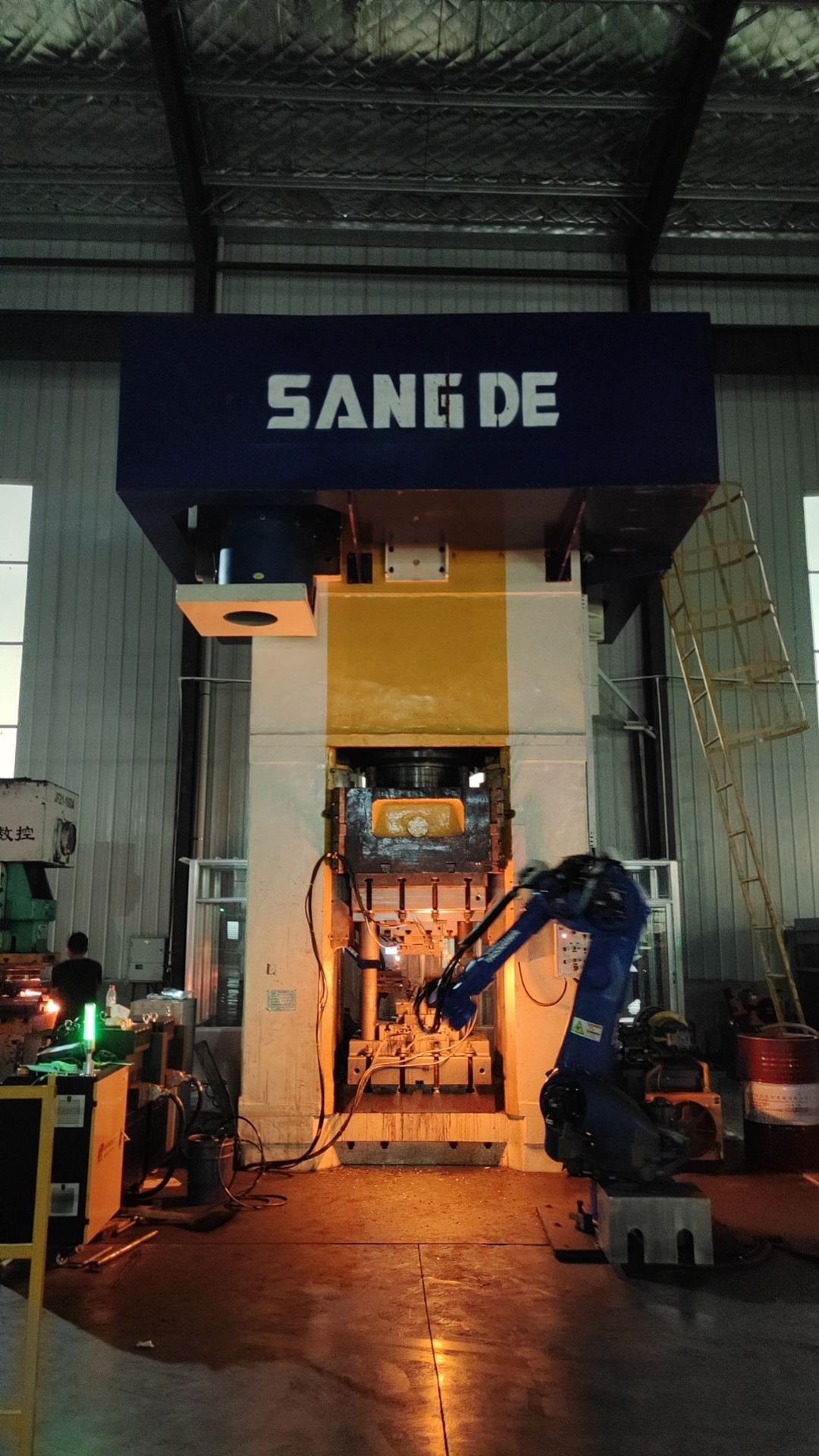 Usage of Xinda Motor case-SRM motor drive used for electric screw presses