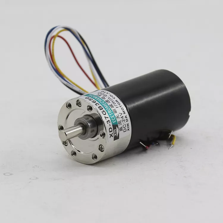 The difference between DC motor and stepper motor