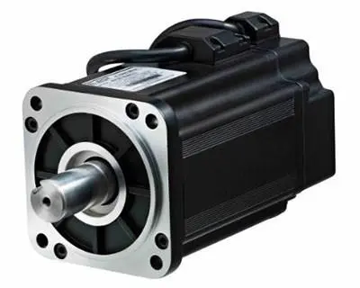 What are the functions of the three wires in the servo motor wiring harness?