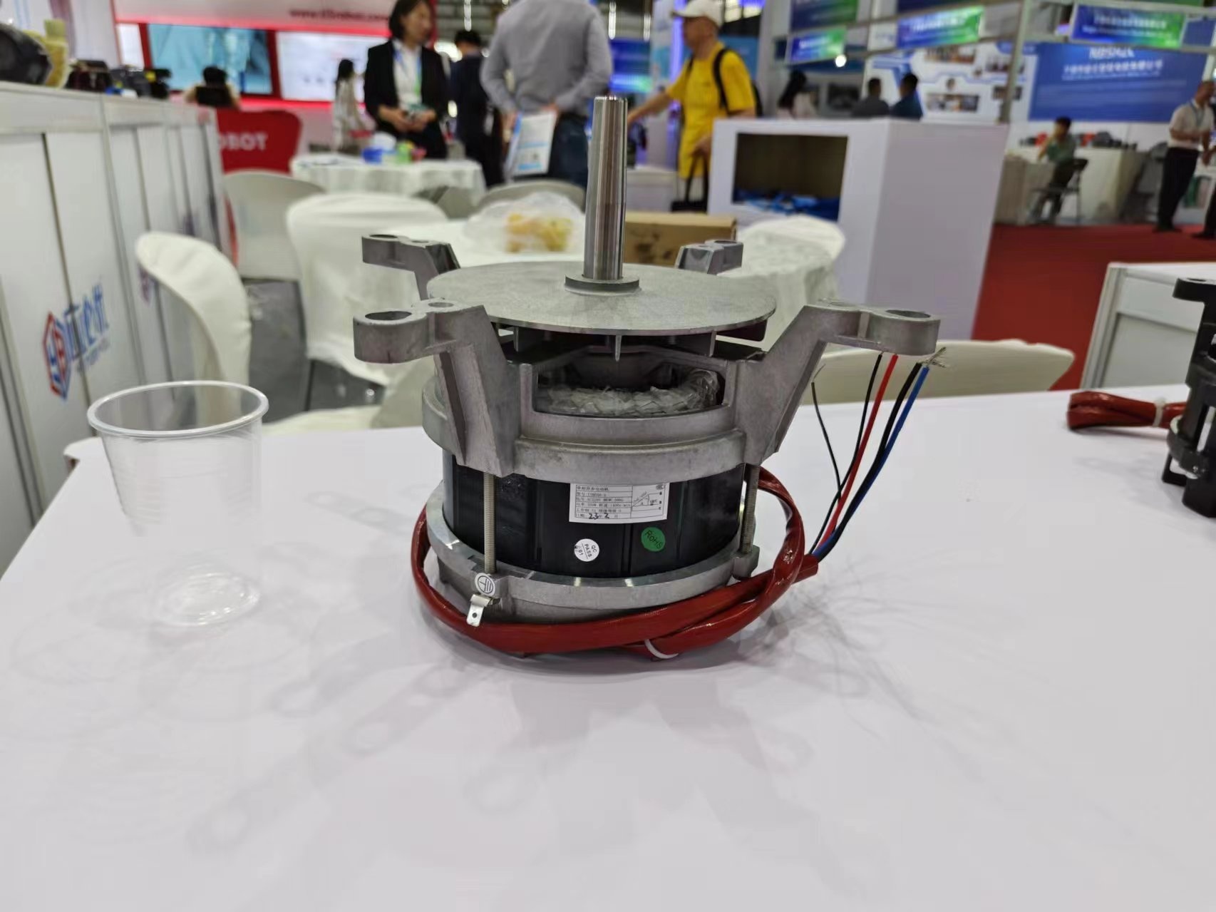 What effect does the motor stator lamination have on motor noise?