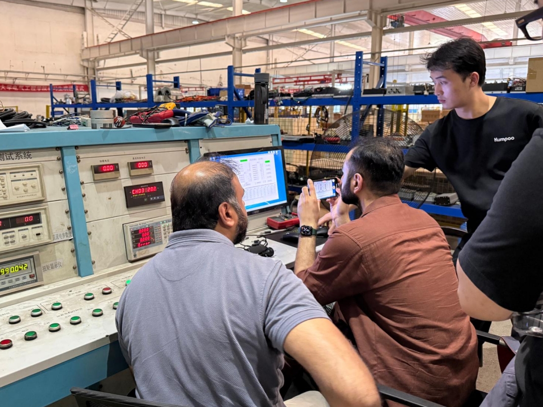 Pakistan client visit to Xinda EV motor plant